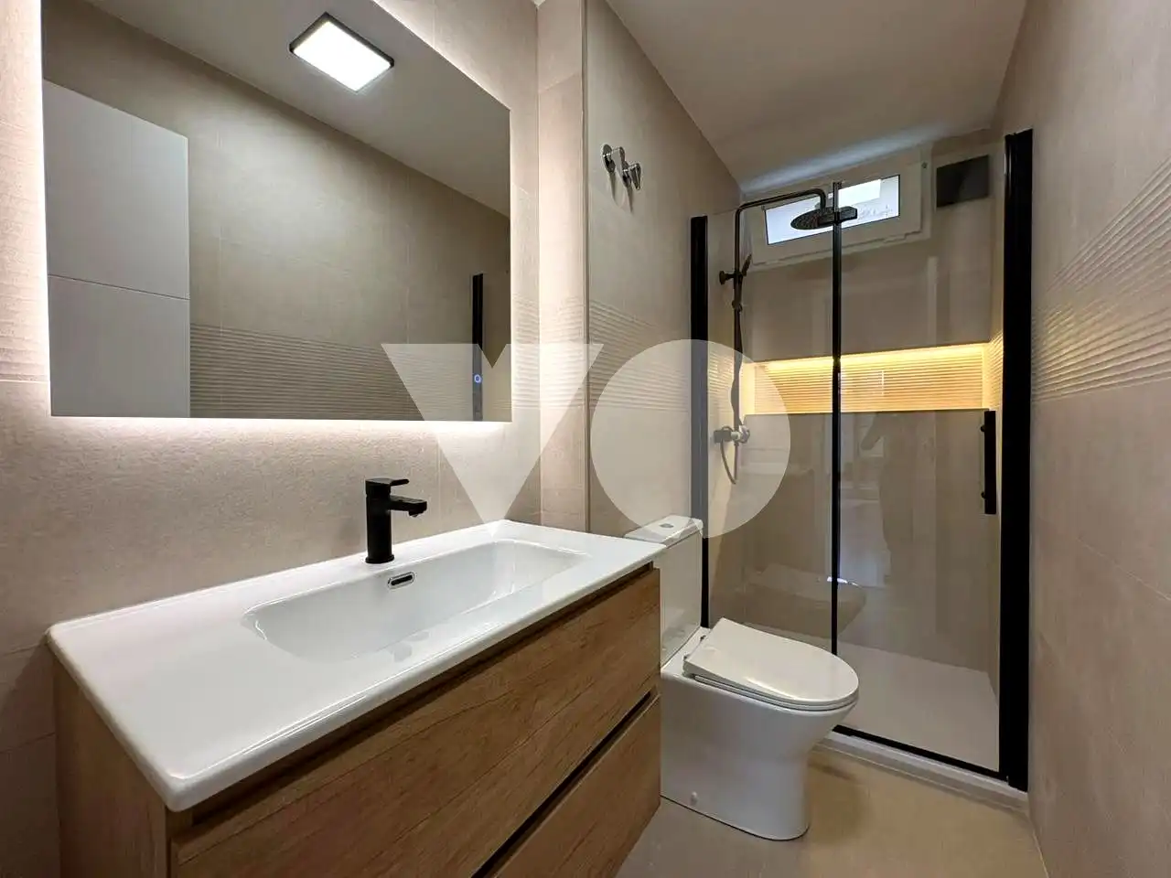 Bathroom of Ground floor for sale in Ciudad Lineal