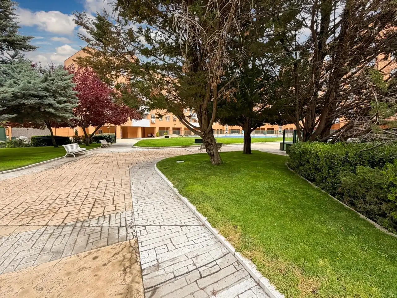 Vista exterior de Piso en venta en Madrid con Aire acondicionado, Calefacción y Piscina comunitaria