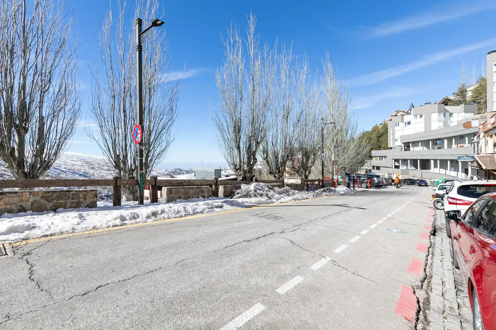 Außenansicht von Maisonette zum Verkauf in Sierra Nevada mit Heizung, Parkett und Abstellraum