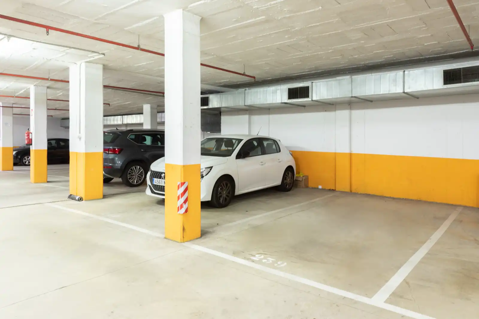Parking of Flat for rent in Sabadell  with Heating, Parquet flooring and Oven