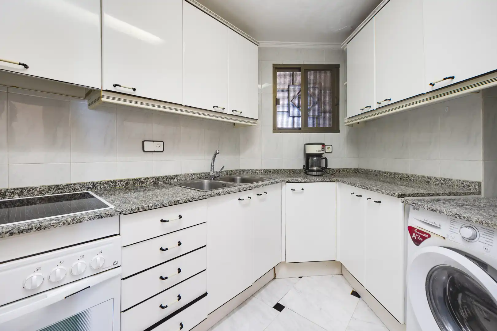Cocina de Piso en venta en El Campello con Aire acondicionado, Trastero y Piscina comunitaria