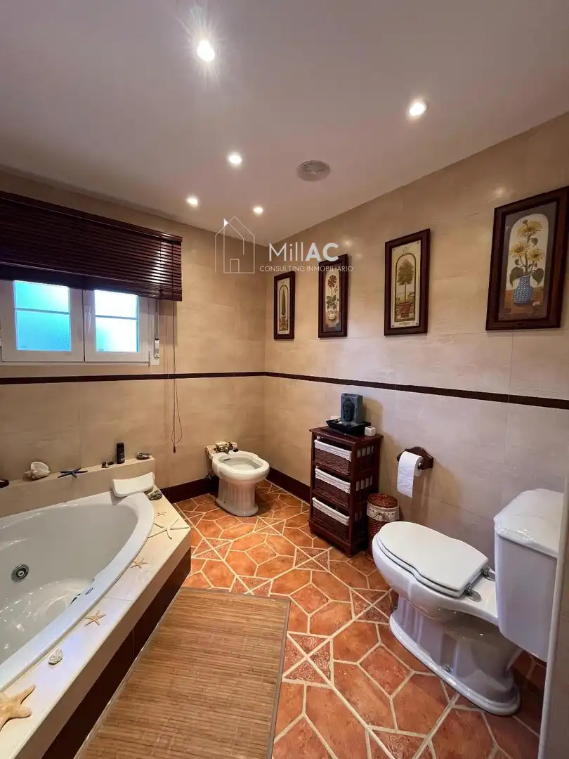 Bathroom of Houses for sale in El Espinar  with Heating, Private garden and Terrace