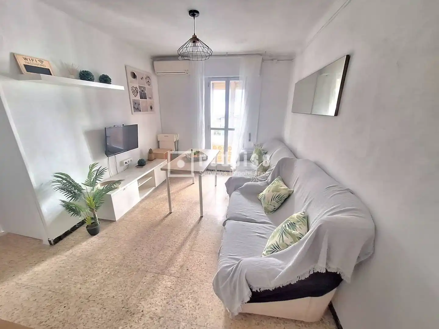 Sala d'estar de Pis de lloguer en Sevilla amb Aire condicionat, Calefacció i Terrassa