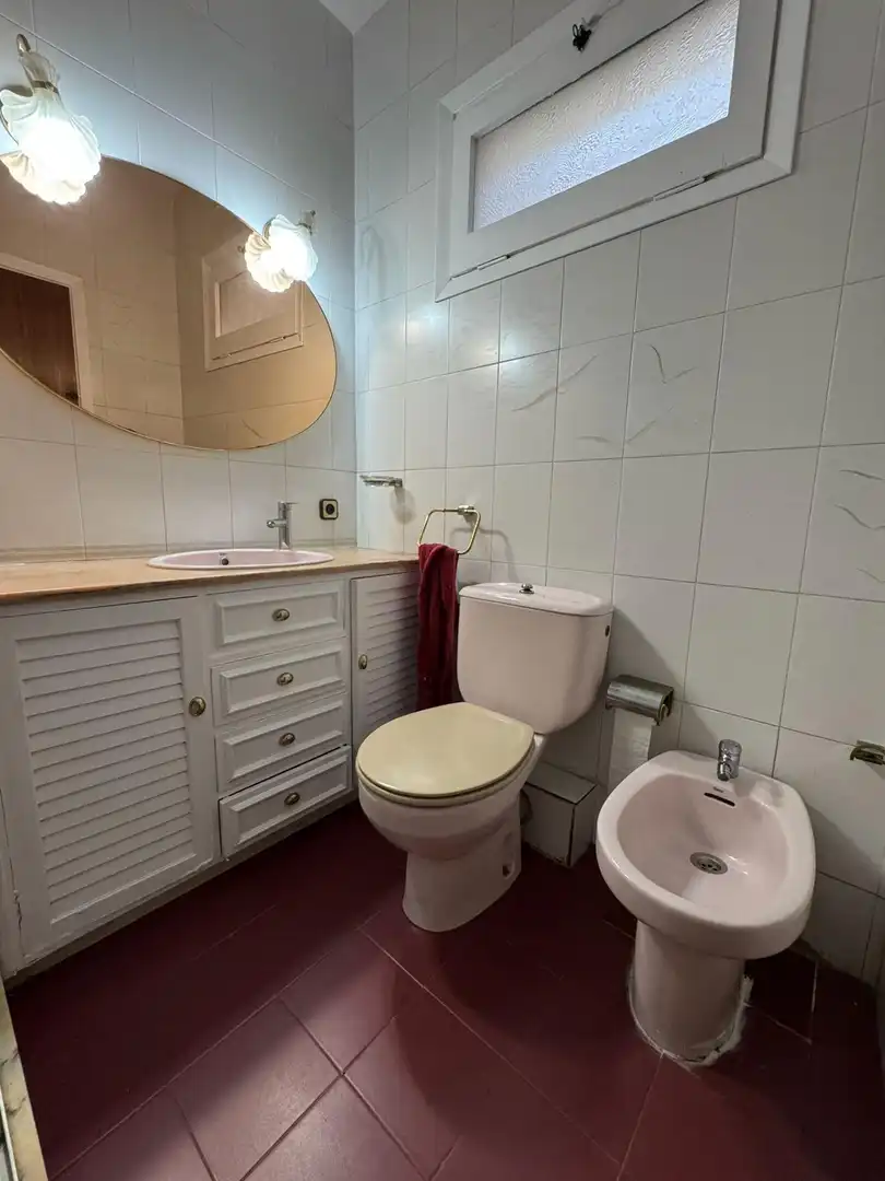 Bathroom of Flat for sale in Barcelona  with Parquet flooring