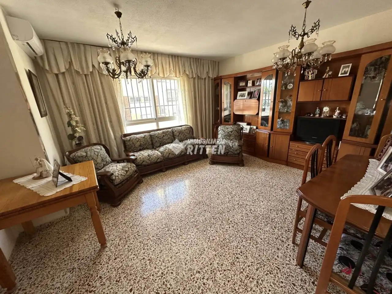 Wohnzimmer von Einfamilien-Reihenhaus zum Verkauf in Cartagena mit Klimaanlage, Privatgarten und Terrasse