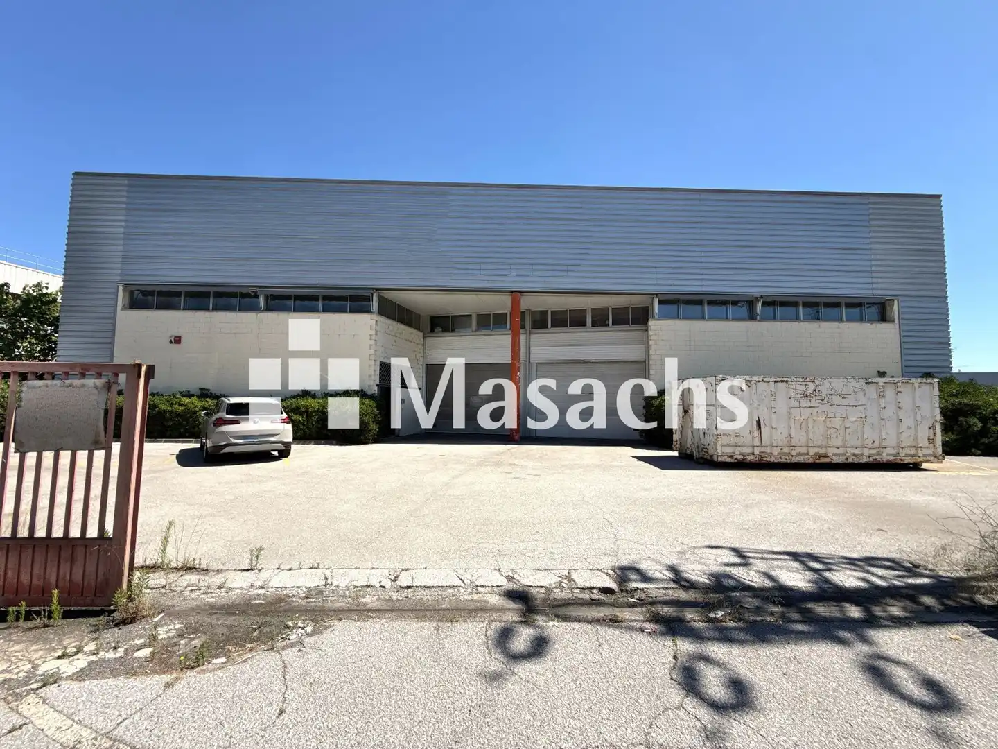 Vista exterior de Nave industrial en venta en Martorell