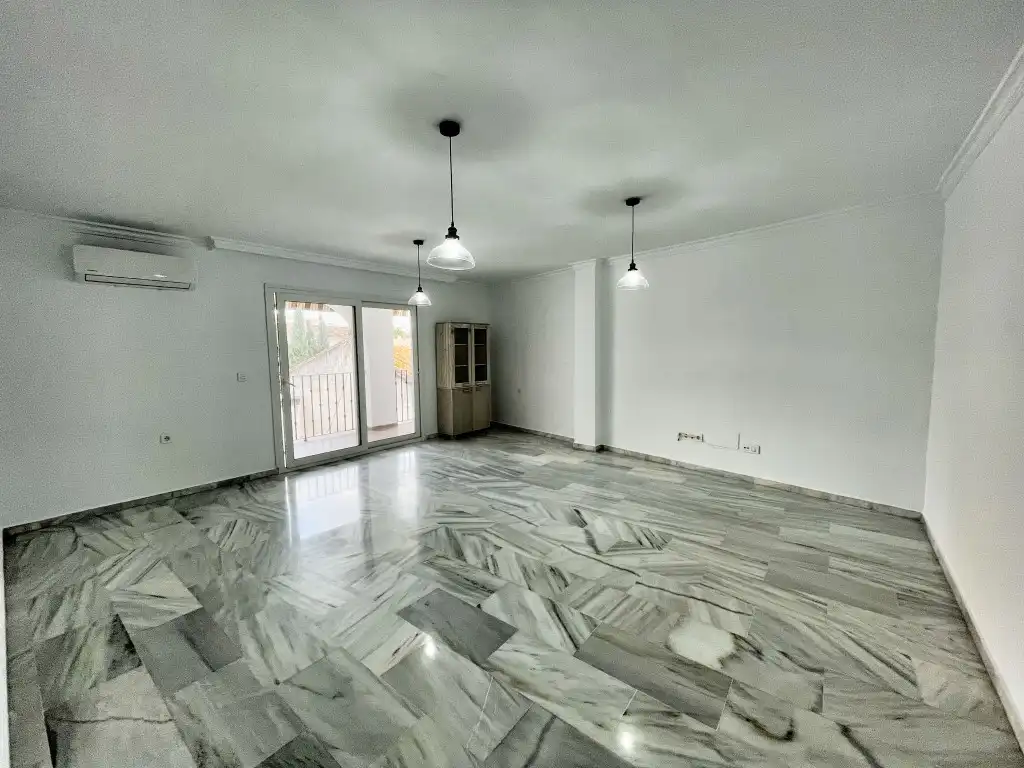 Vista exterior de Piso en venta en Vélez-Málaga con Aire acondicionado y Terraza
