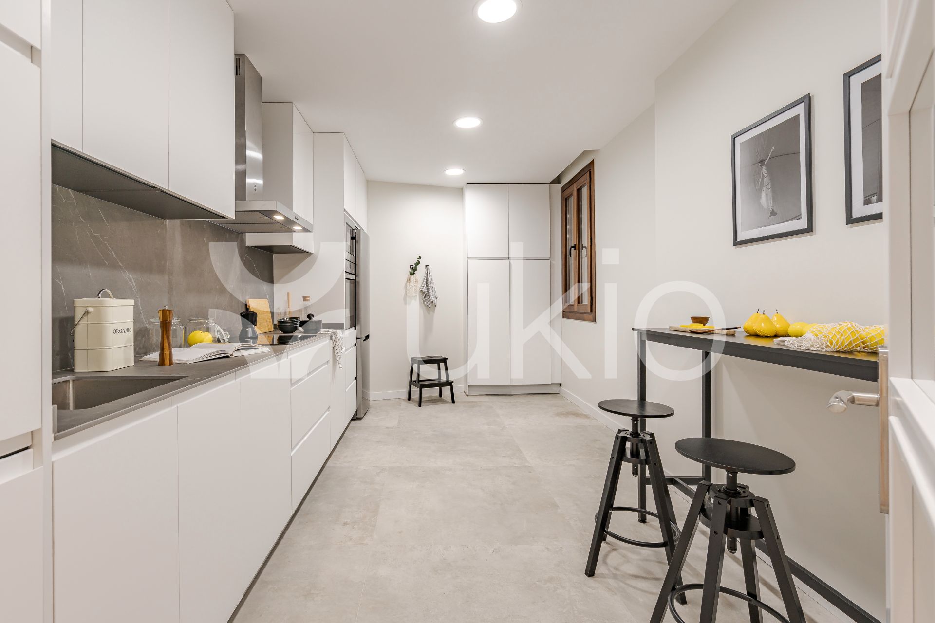 Cuina de Pis de lloguer en  Madrid Capital amb Aire condicionat, Calefacció i Moblat