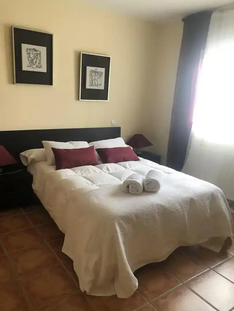 Dormitori de Casa o xalet en venda en Lucillos amb Aire condicionat, Traster i Moblat