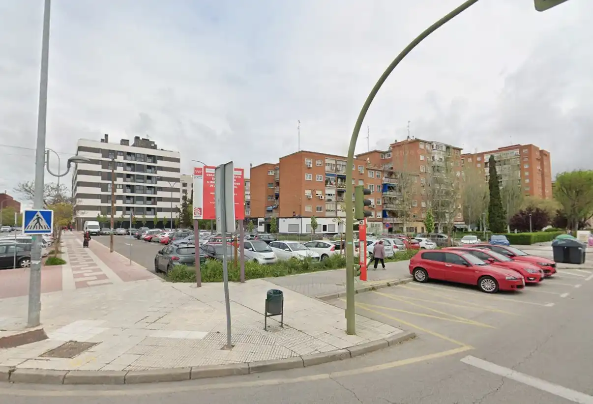 Parkplatz von Geschaftsraum zum Verkauf in Móstoles mit Klimaanlage, Heizung und Möbliert