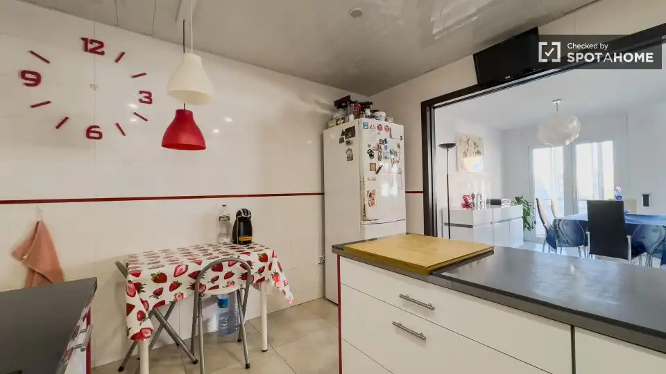 Kitchen of Flat for share in Barcelona  with Air Conditioner, Heating and Furnished