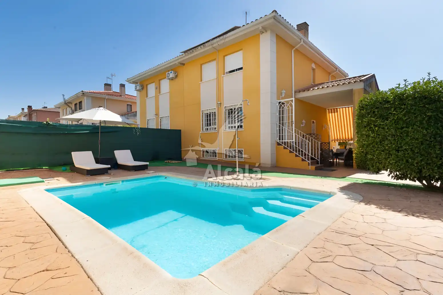 Casa aparellada amb piscina en venda a Torrejón del Rey