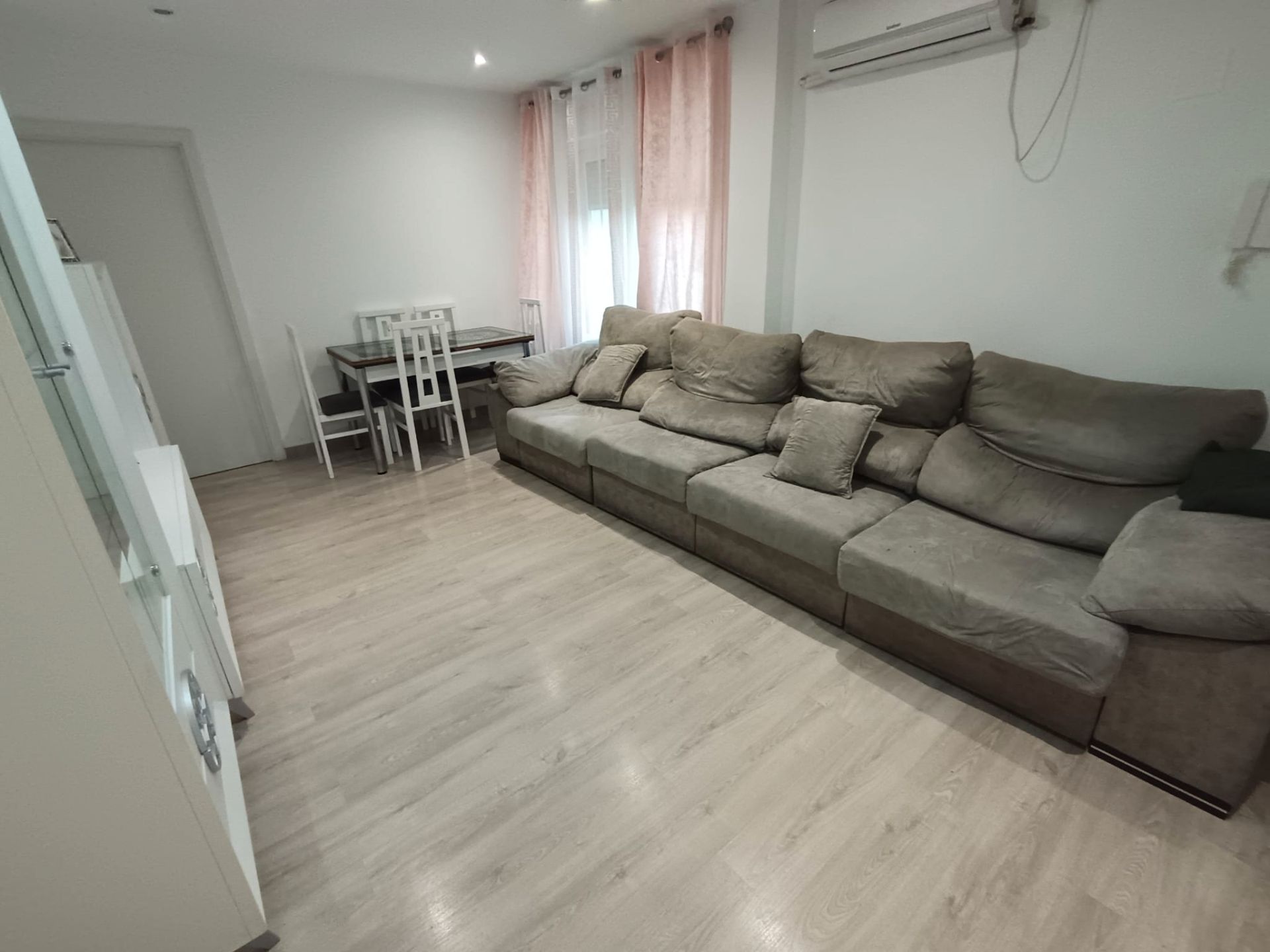 Flat for sale in Calle Cardeña, Entrevías, Puente de Vallecas