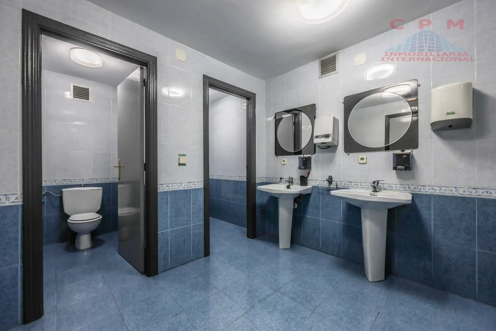 Badezimmer von Gebäude zur Miete in Madrid