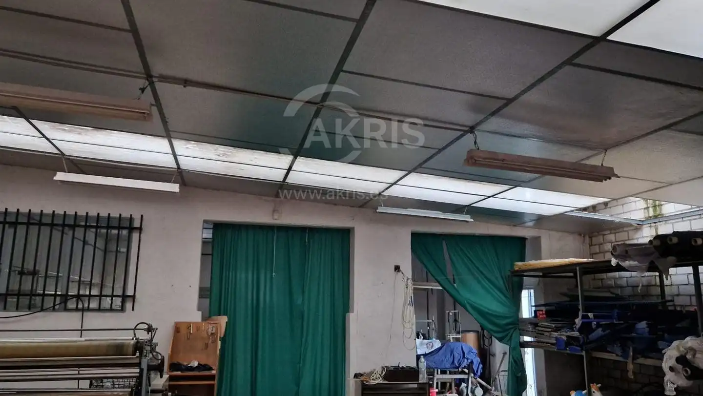 Nave industrial en venta en La Mata