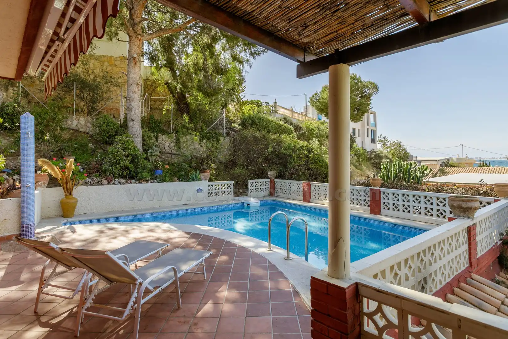 Piscina de Casa o xalet en venda en El Campello amb Aire condicionat, Jardí privat i Terrassa