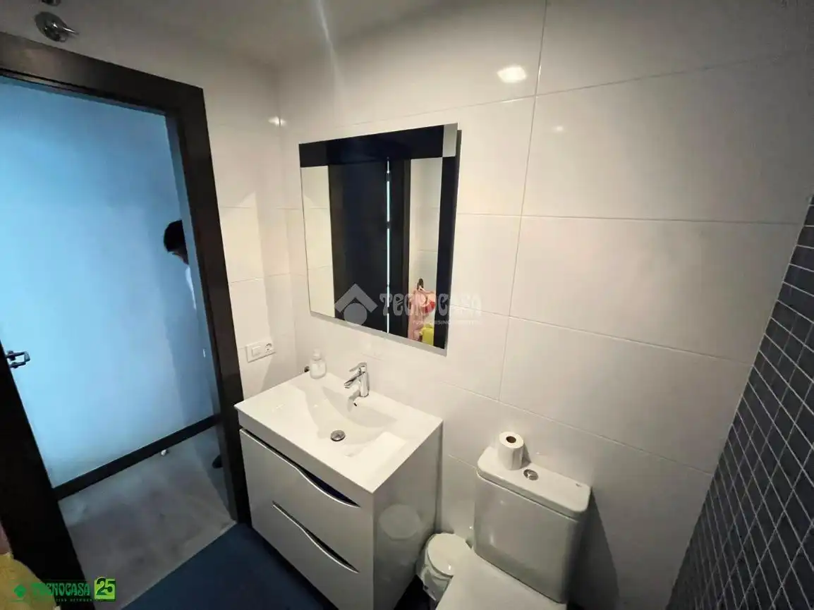 Baño de Casa adosada en venta en Miguelturra con Aire acondicionado, Calefacción y Piscina comunitaria