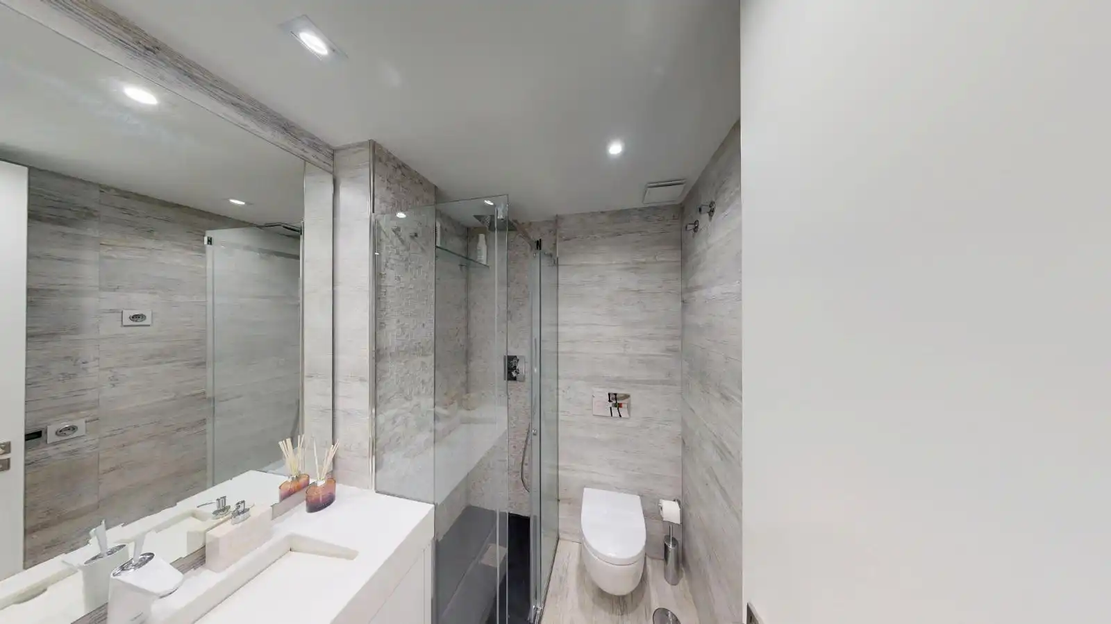 Bathroom of Duplexes for sale in Vélez-Málaga  with Air Conditioner and Community pool