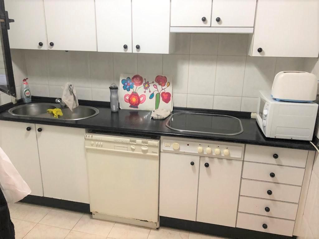 Cuina de Planta baixa en venda en Villares de la Reina amb Calefacció