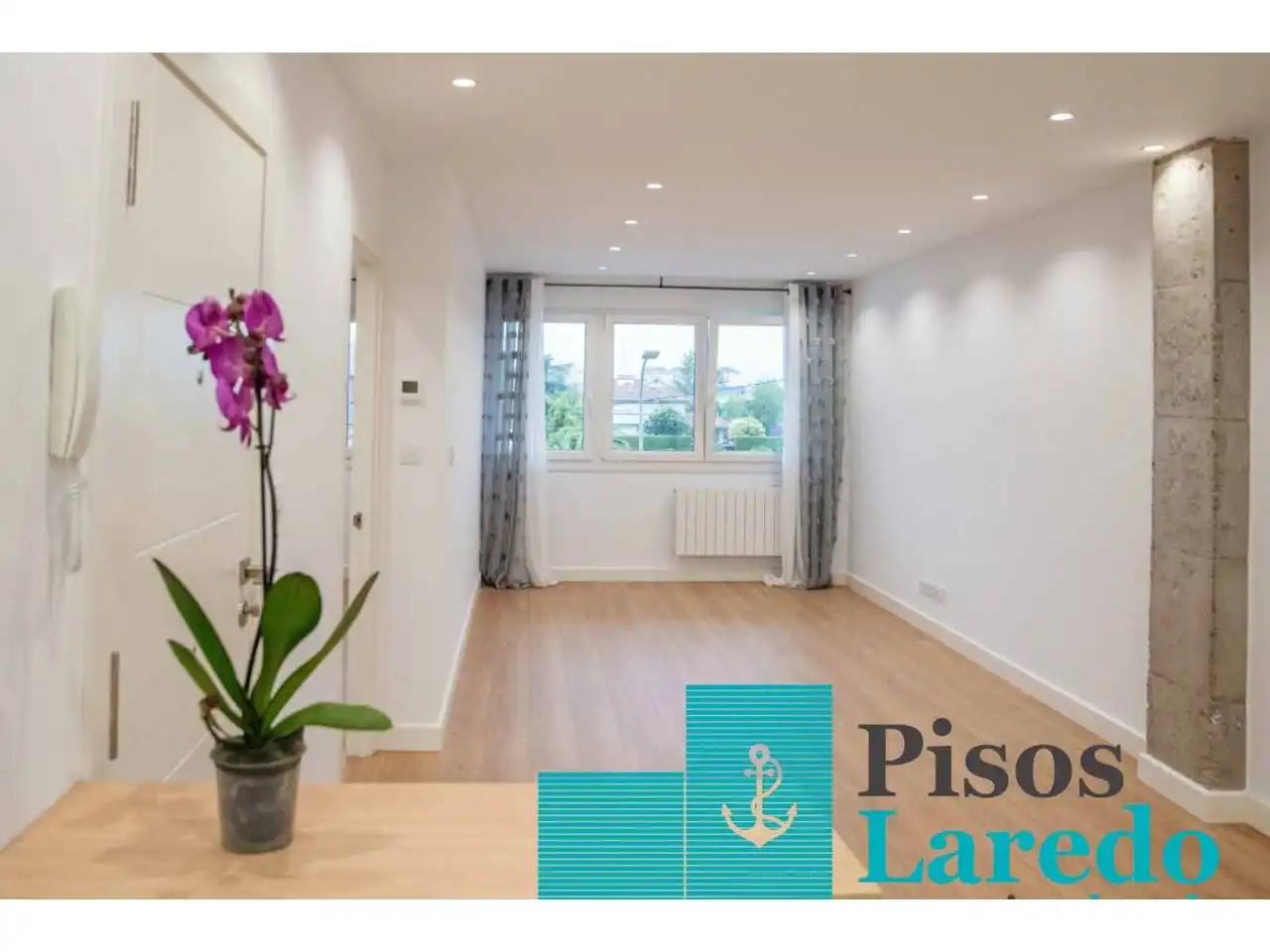 Wohnzimmer von Wohnung zum Verkauf in Laredo mit Heizung