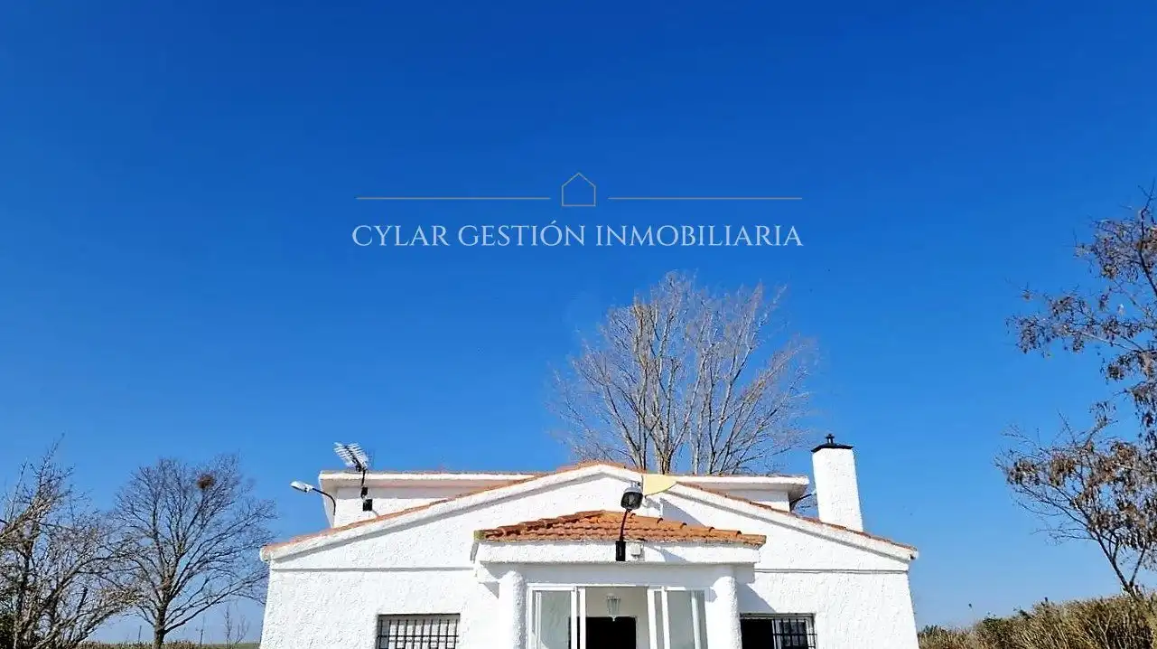 Vista exterior de Casa o chalet en venta en Villares de la Reina con Calefacción, Amueblado y Horno