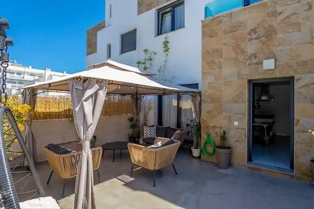 Adosado con piscina en venta en Orihuela Costa