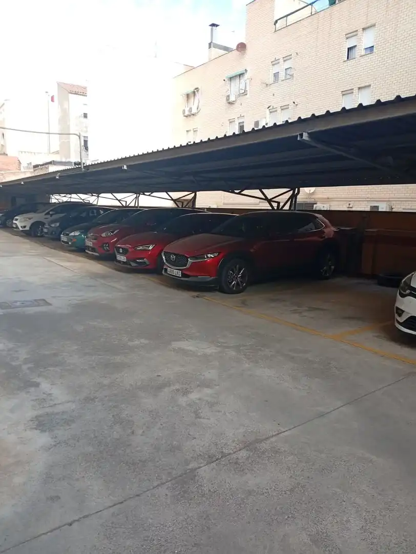 Parkplatz von Wohnungen zum Verkauf in Zaragoza mit Terrasse und Möbliert
