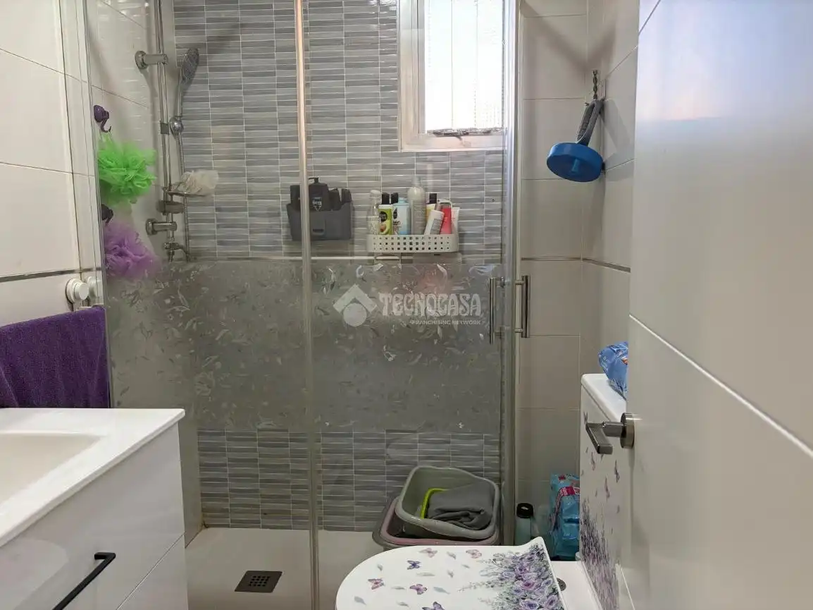 Baño de Piso en venta en Sevilla con Aire acondicionado
