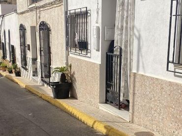 Maison mitoyenne à vendre à Calle NUEVA 25