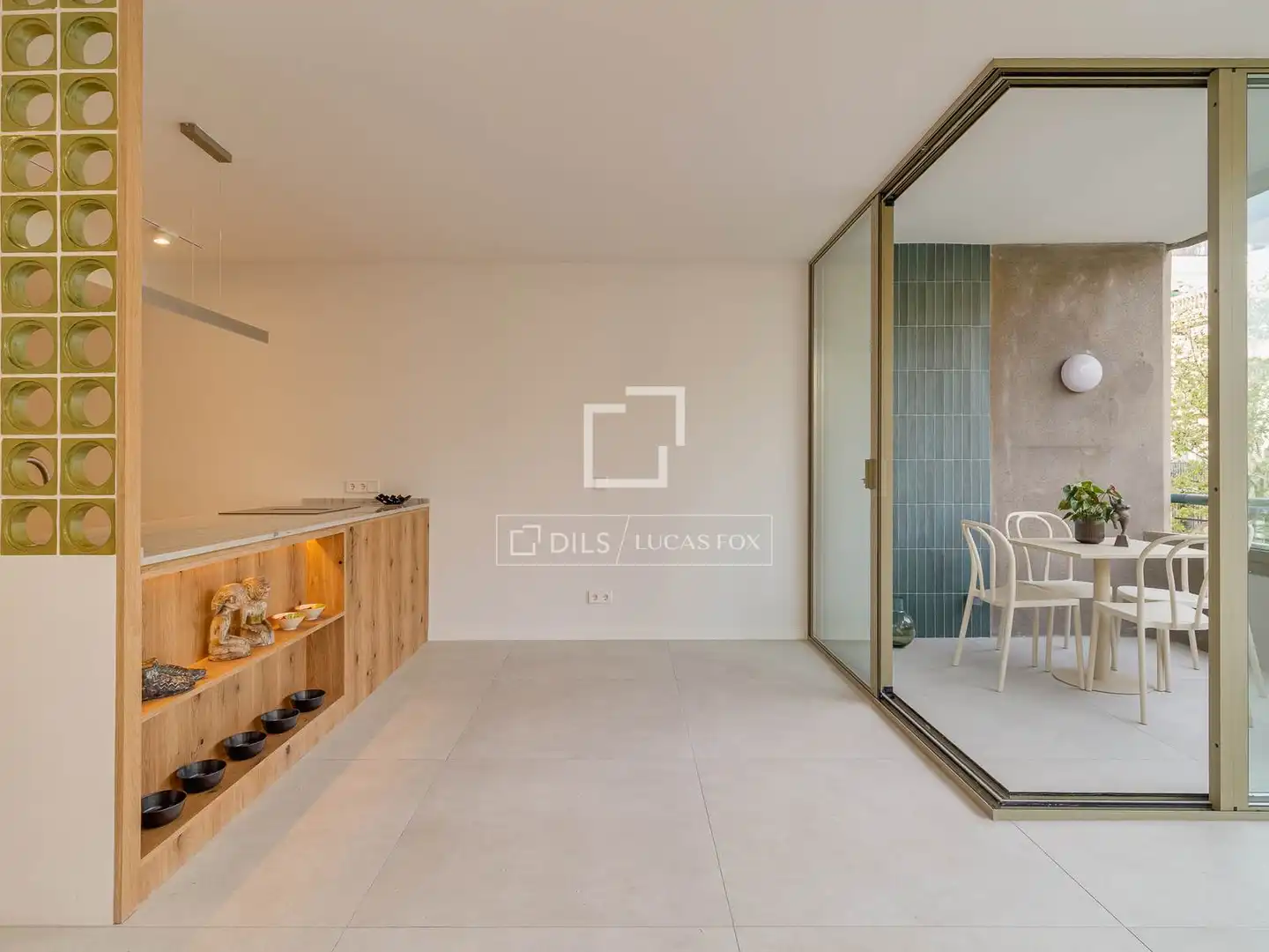 Küche von Wohnung zum Verkauf in Barcelona mit Heizung, Terrasse und Abstellraum