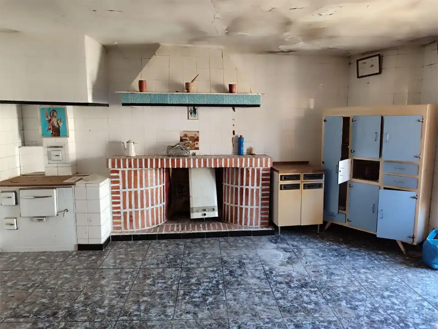 Cuina de Casa adosada en venda en Hoyos amb Balcó