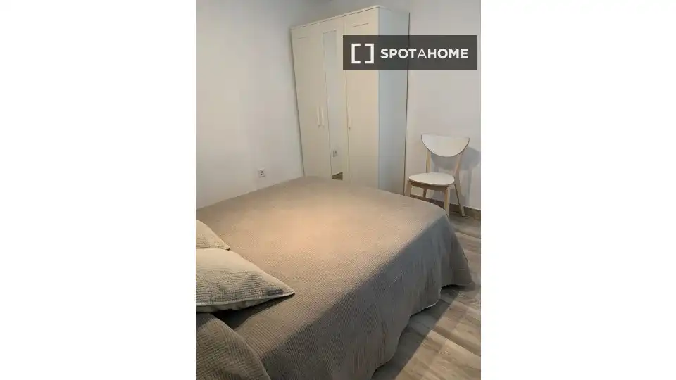 Bedroom of Apartments for share in Valencia  with Air Conditioner, Terrace and Furnished