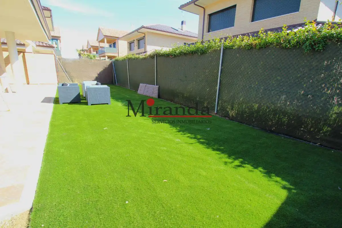 Jardín de Casa o chalet de alquiler en Villaviciosa de Odón con Aire acondicionado, Calefacción y Piscina
