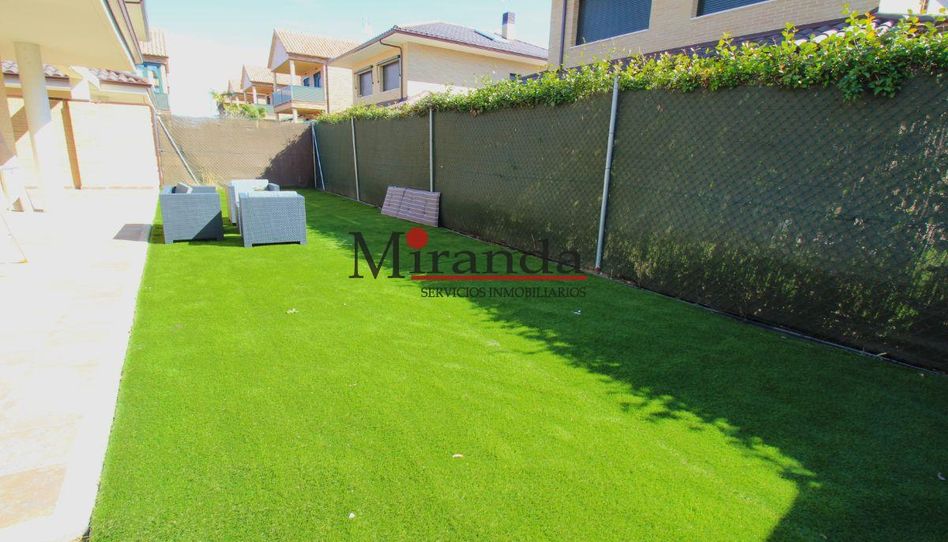 Casa o chalet de alquiler en Centro - Imagen 2