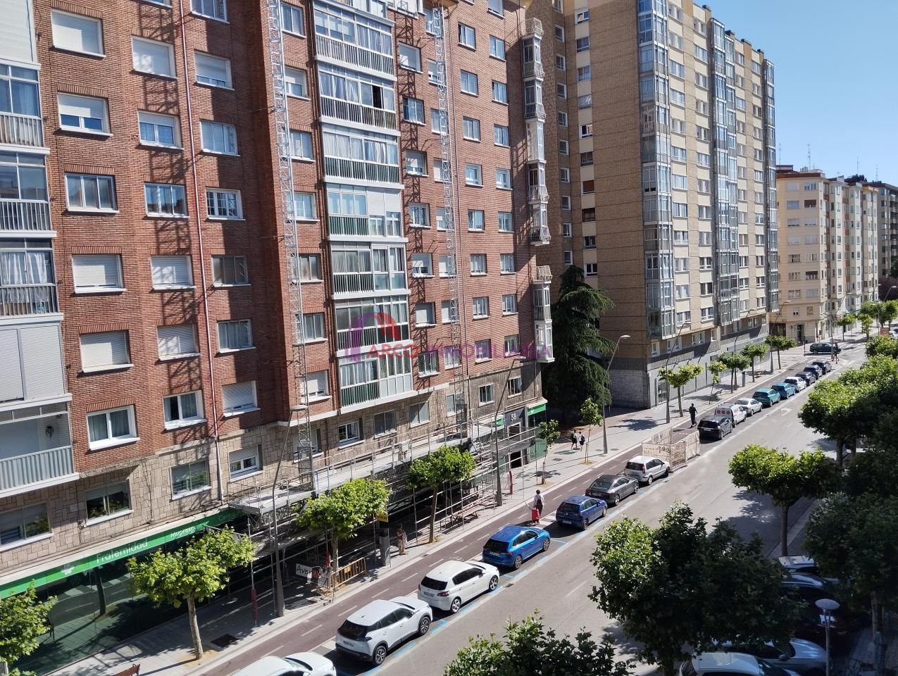 Vista exterior de Apartament en venda en Burgos Capital amb Calefacció, Parquet i Moblat