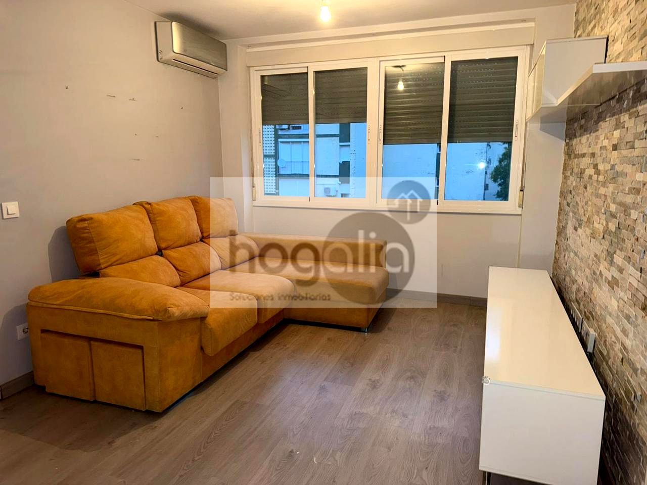 Living room of Flat to rent in  Sevilla Capital  with Air Conditioner