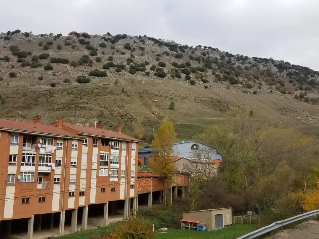 Vista exterior de Pis de lloguer en La Pola de Gordón 