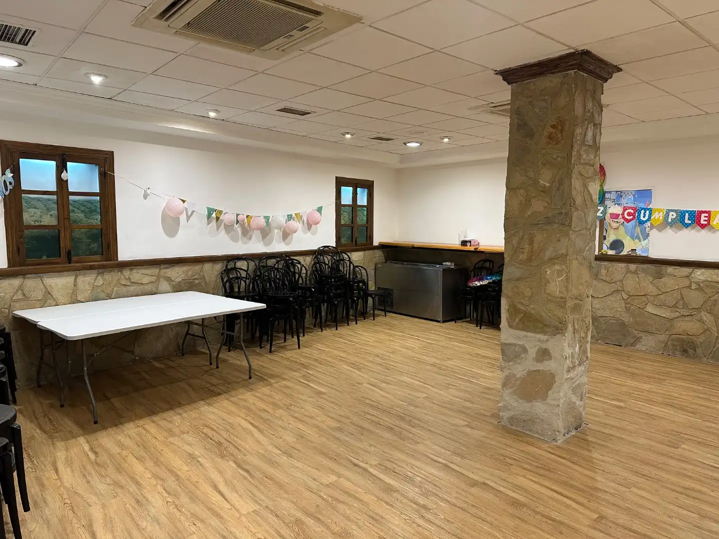 Commercial properties for sale in Úbeda  with Air Conditioner, Heating and Parquet flooring