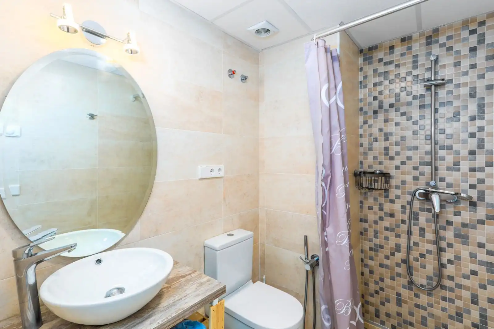 Baño de Apartamento en venta en Benalmádena con Aire acondicionado, Calefacción y Terraza