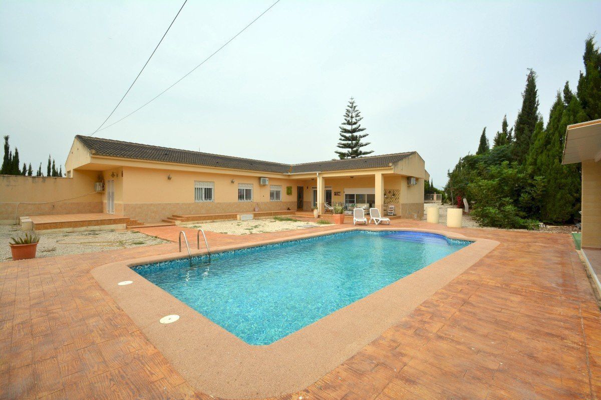 Swimming pool of Country house for sale in Almoradí  with Air Conditioner, Heating and Private garden