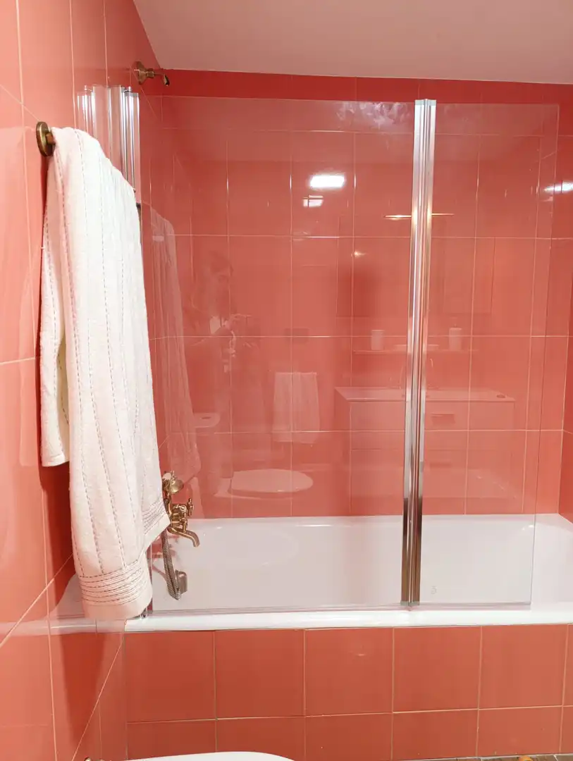 Baño de Piso de alquiler en Oviedo  con Calefacción y Trastero