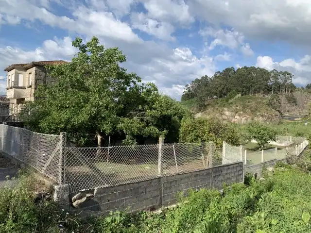 Casa o xalet en venda en Pontevedra Capital  amb Calefacció, Jardí privat i Traster