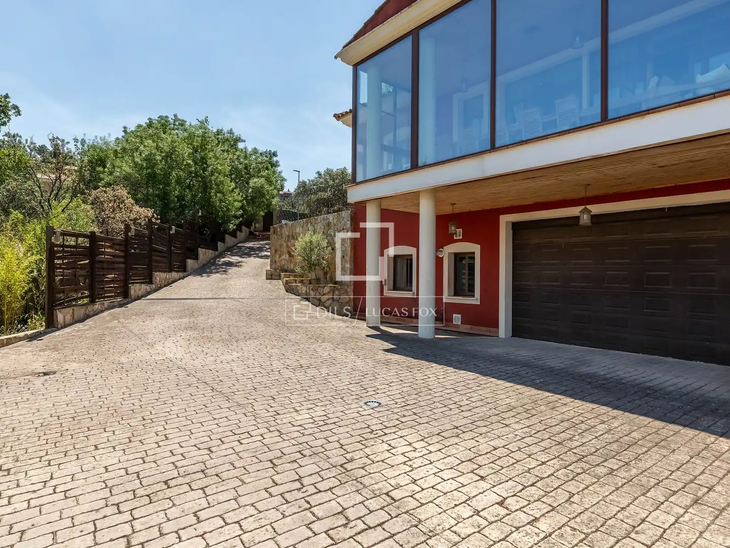 Vista exterior de Casa o chalet en venta en Las Rozas de Madrid con Aire acondicionado, Calefacción y Jardín privado