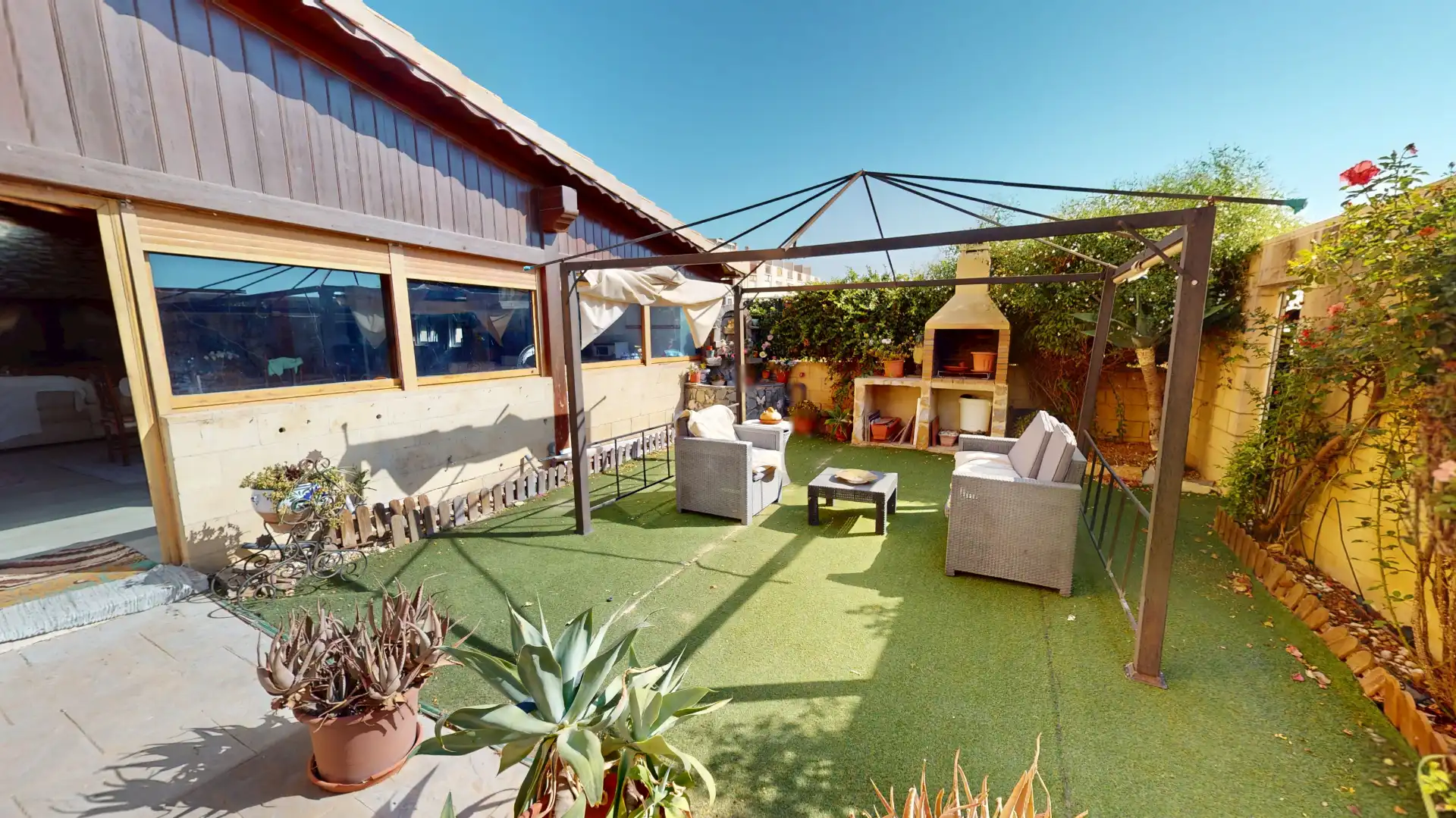 Terrassa de Casa o xalet en venda en El Campello amb Aire condicionat, Jardí privat i Terrassa