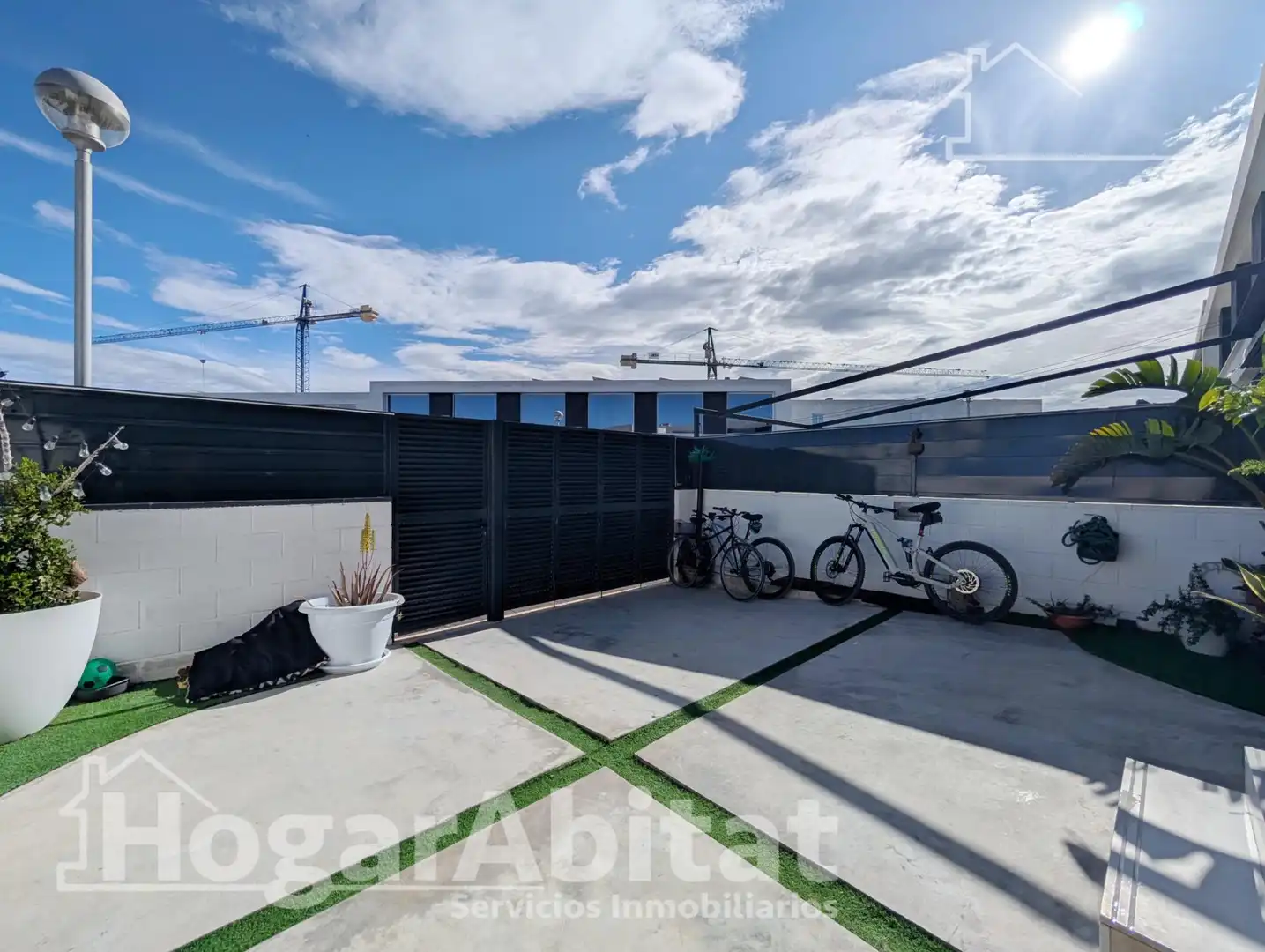 Parking de Casa adosada en venta en Santa Pola con Aire acondicionado, Terraza y Amueblado