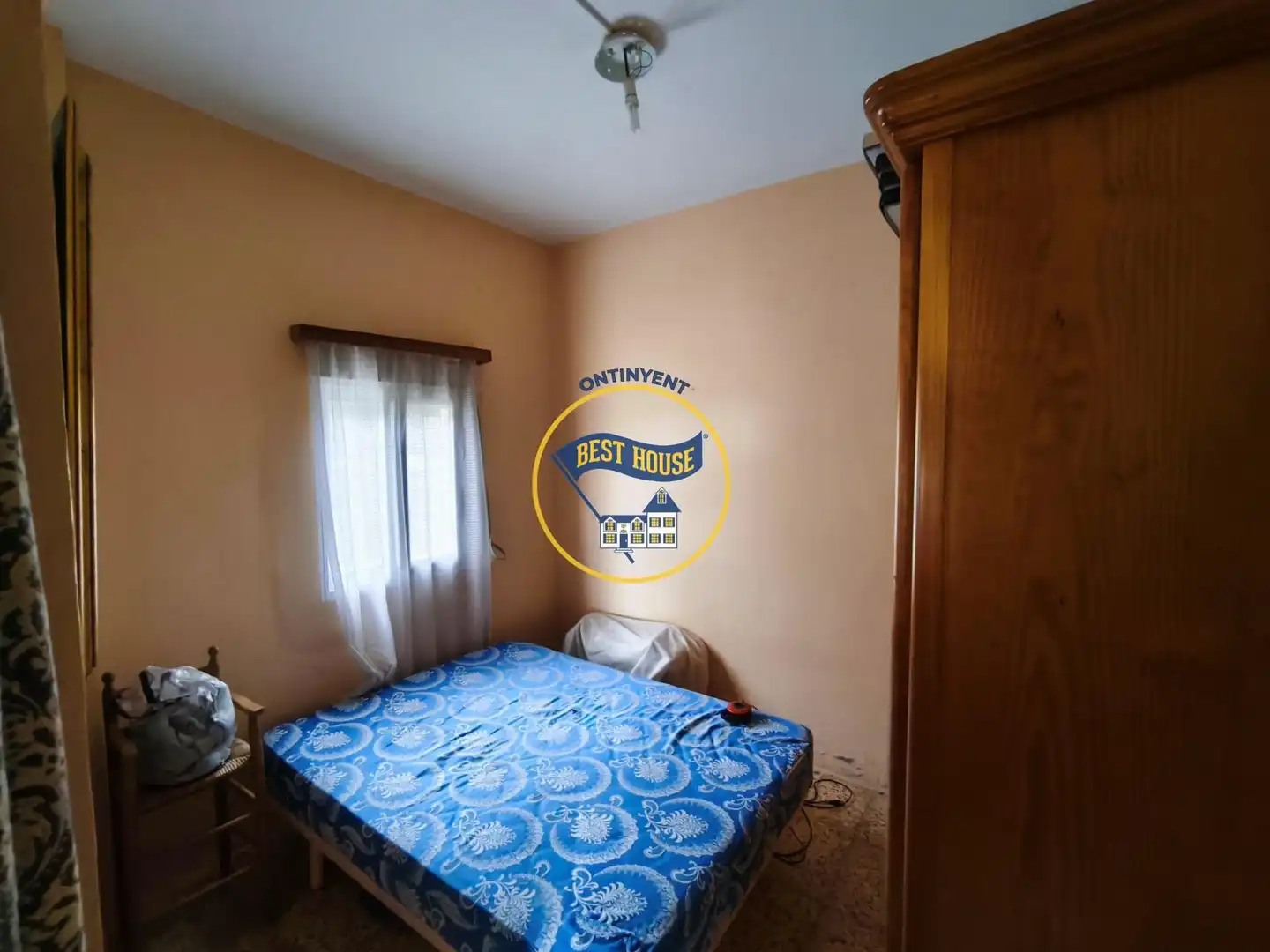 Dormitori de Casa o xalet en venda en Ontinyent amb Jardí privat
