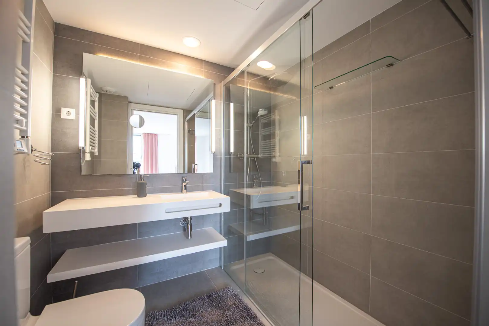 Bathroom of Flat for sale in Castell d'Aro, Platja d'Aro i s'Agaró  with Air Conditioner, Heating and Terrace