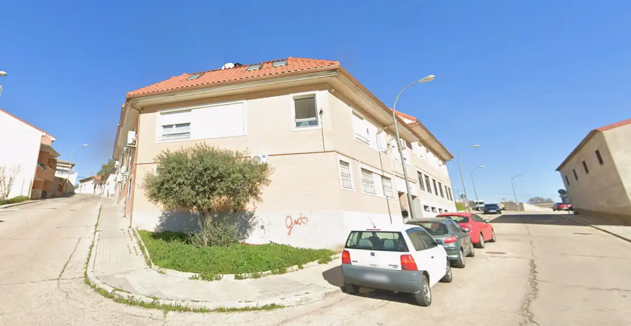 Vista exterior de Piso en venta en El Casar