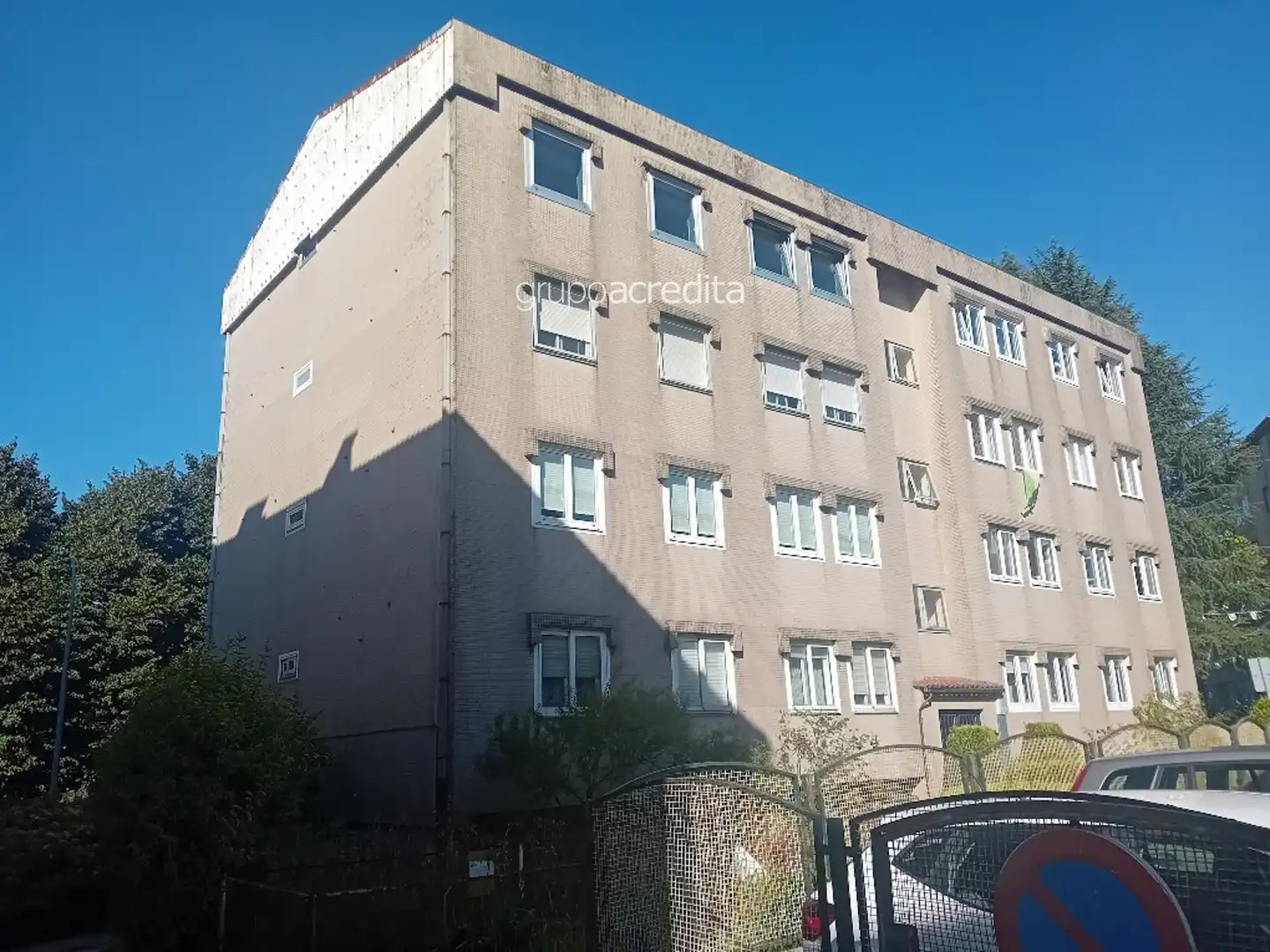 Vista exterior de Pis en venda en Santiago de Compostela  amb Calefacció, Parquet i Traster