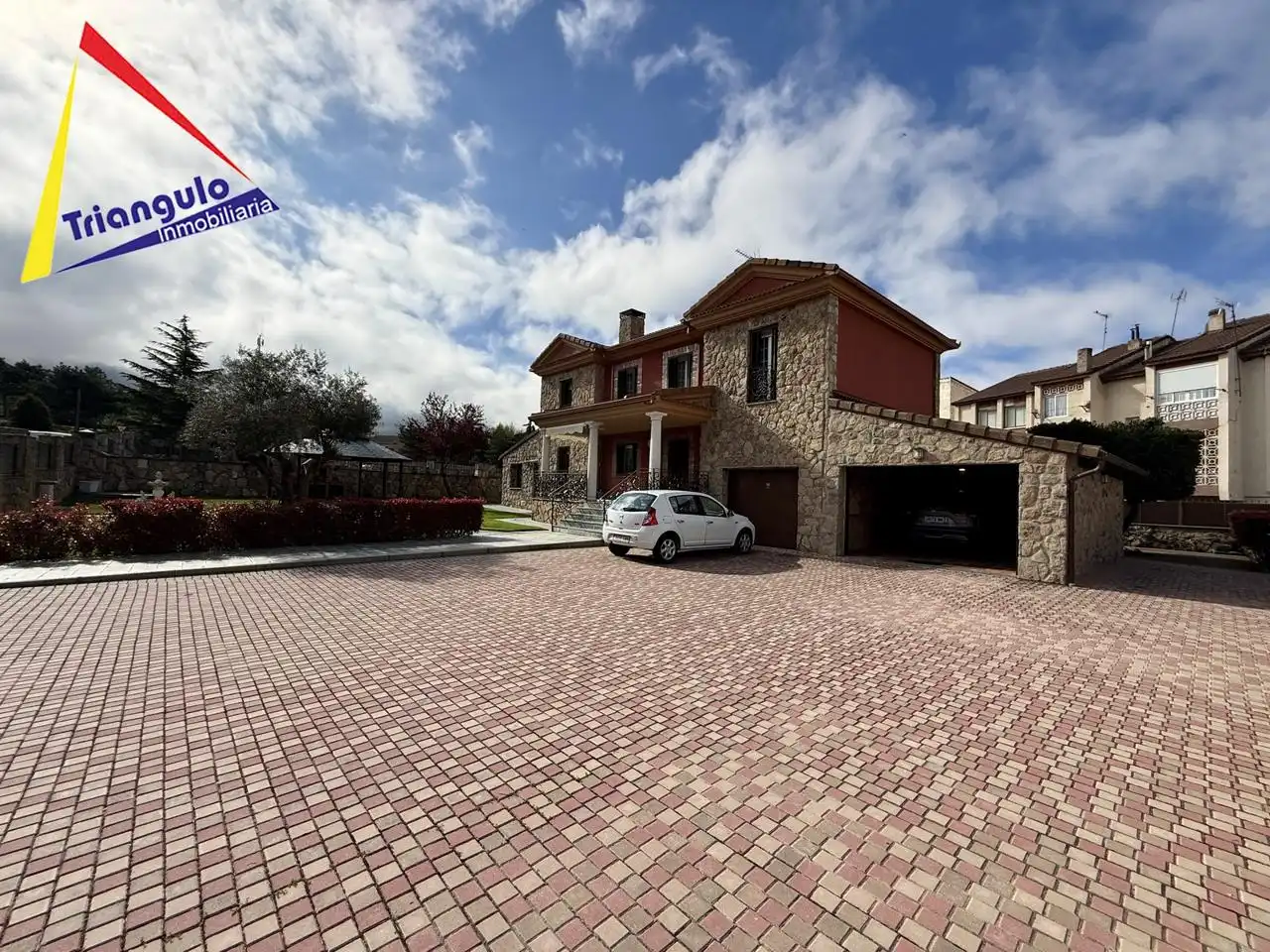 Vista exterior de Casa o chalet en venta en Otero de Herreros con Calefacción y Jardín privado